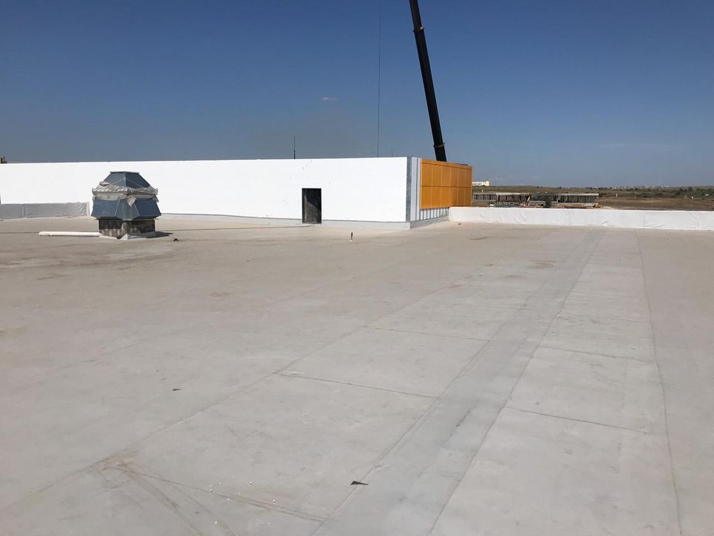Монтаж ПВХ мембраны кровли «Транспортно-логистический комплекс – Оптово-распределительный центр»