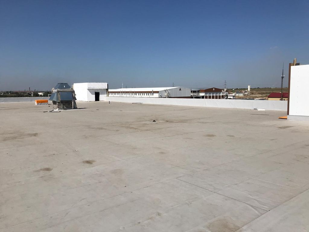 Монтаж ПВХ мембраны кровли «Транспортно-логистический комплекс – Оптово-распределительный центр»