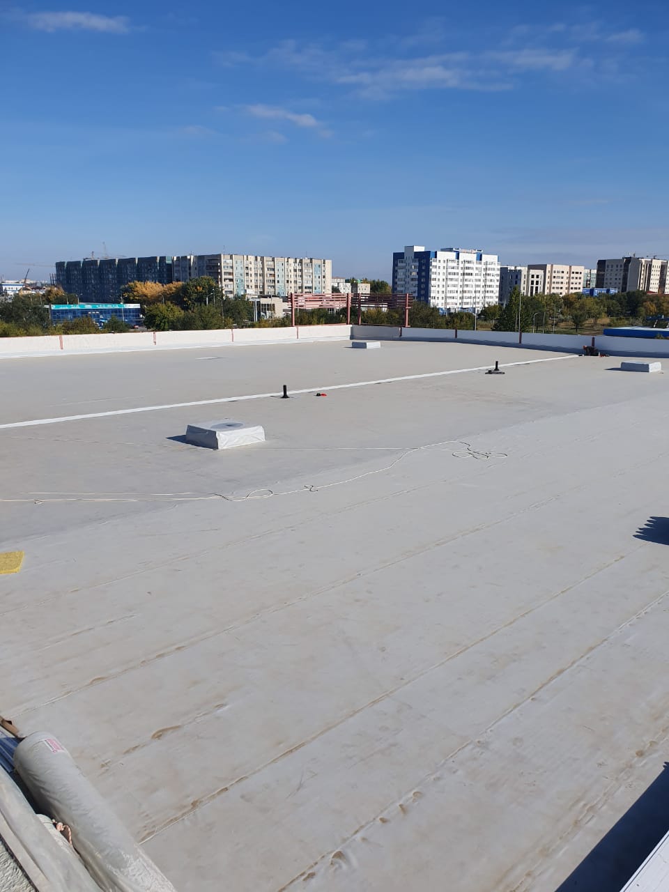 Монтаж ПВХ мембраны кровли Планета электроники