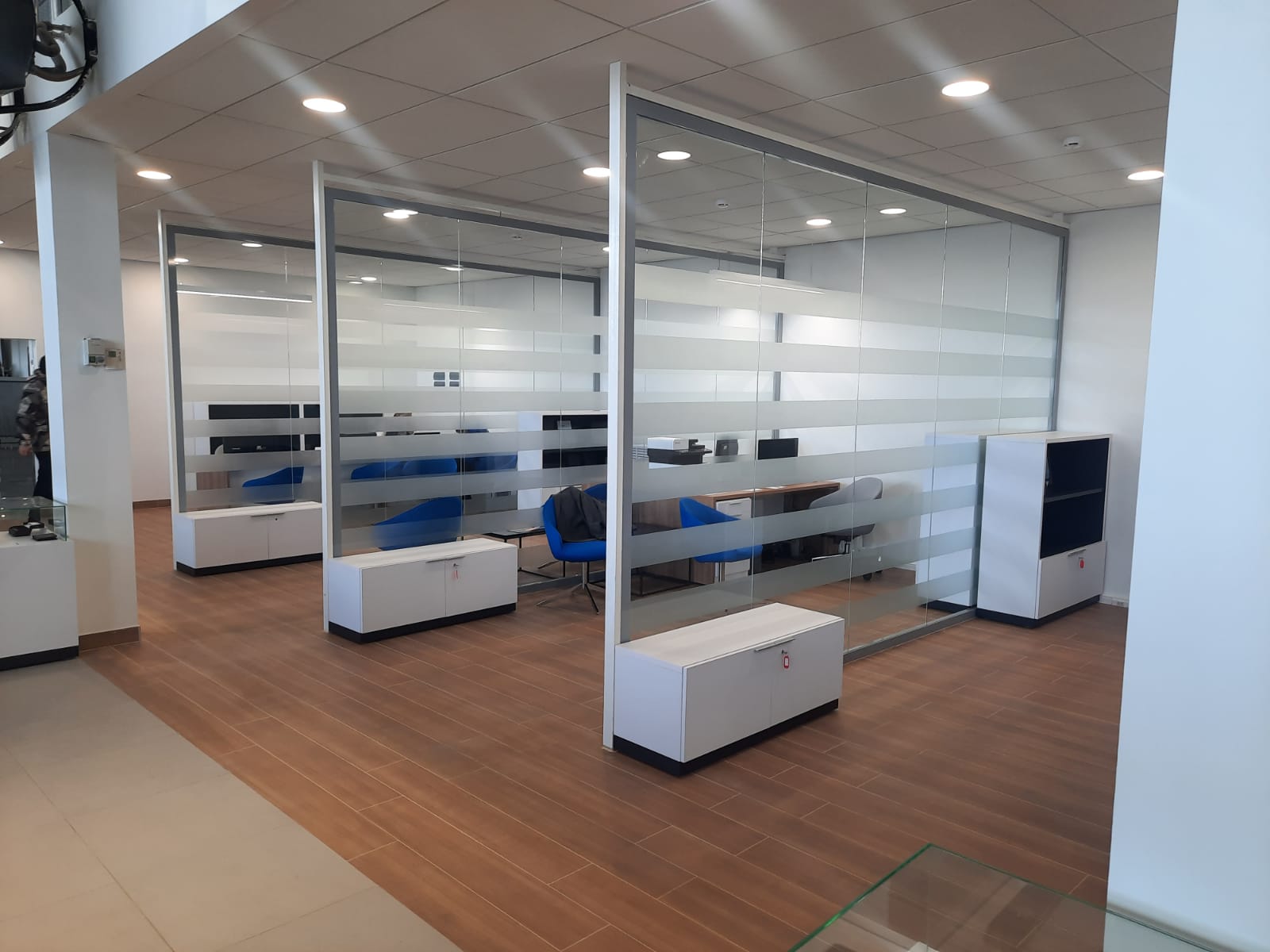 Ремонтно монтажные работы в здании Автосалона «Автомир-Центр»